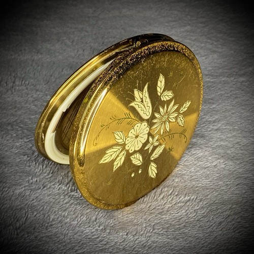 Kigu powder compact 1970s - kigu,