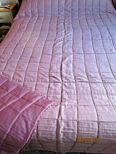 LARGE REVERSIBLE QUILTED PURPLE BEDSPREAD WITH EDGING BEADS FOR KING SIZE BED