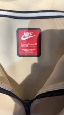 Cream nike tech old