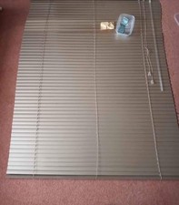 Venetian blind 91.3cm wide, up