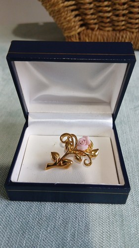Vintage avon pink - pink, ceramic