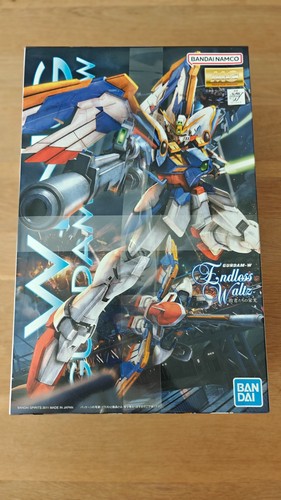 Bandai gunpla master grade - mg,