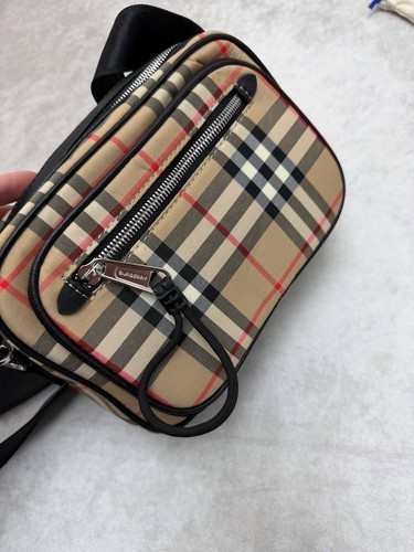 Burberry vintage shoulder - burberry,
