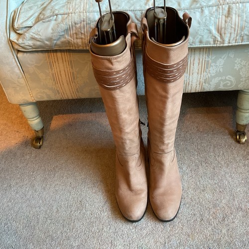 Ladies boots next size - size, 39