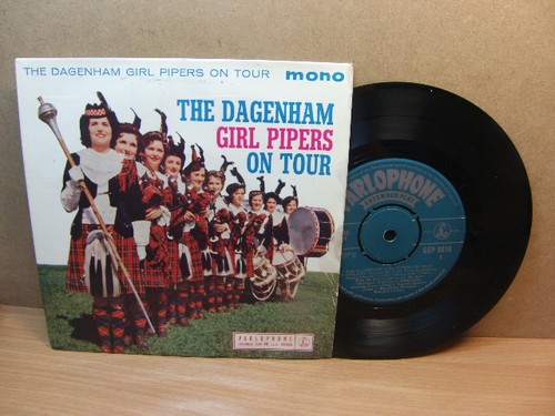 The dagenham girl pipers - dagenham,