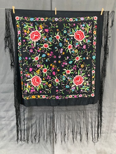 Vintage silk hand embroidered - vintage,