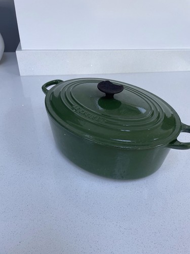 Creuset dutch oven - le,