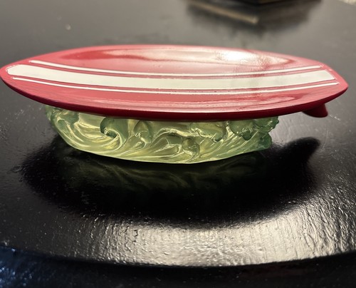 Surfboard waves soap - on, dish