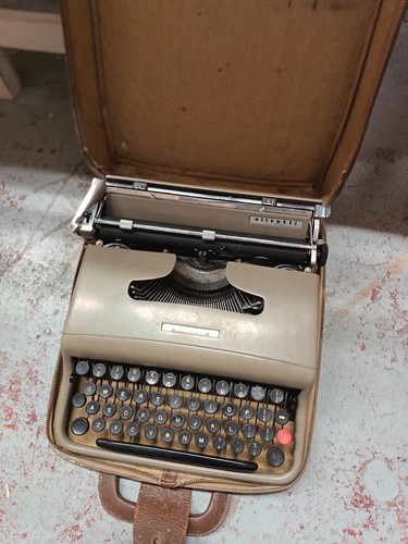 Vintage gray green olivetti - , gray-green