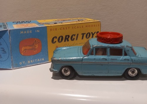 Corgi toys 236 - corgi, school