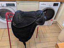 IV Horse Treeless Saddle Black Synthetic