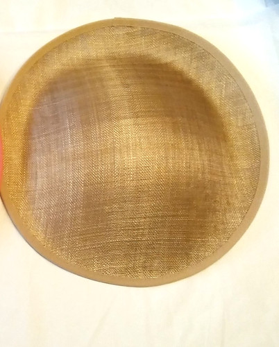 Sinamay base shape gold - base,