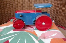 JOUSTRA COMPRESSOR ROLLER No. 445 TIN SHEET METAL with its key, GOOD CONDITION WORKS WELL