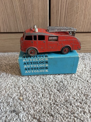 Dinky toys commer fire - dinky,