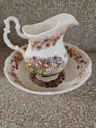 Royal doulton brambly - doulton,