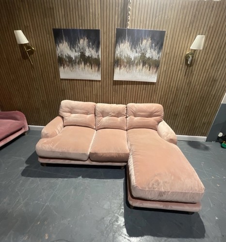 Loaf sugar bum chaise sofa