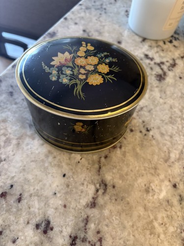 Vintage collectible metal oval - vintage,