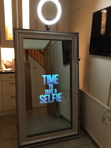 Magic mirror flight - magic, photobooth