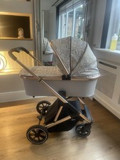 Travel system includes bassinet, pushchair with footmuff and other features 