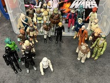 Vintage Star Wars Figures - 23 Different Figures