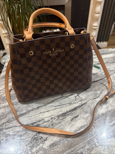 Women hand bag cross - hand, body