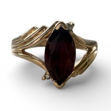 Vintage 14K Gold Garnet Ring
