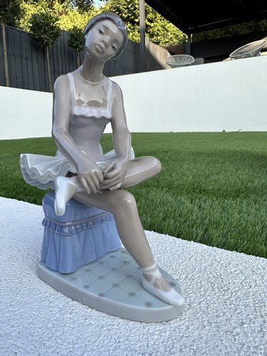 Lladro finishing touch - finishing,