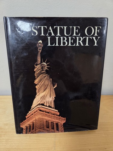 Statue liberty by oscar - statue,