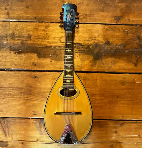 Dallas mandolin in lovely - j,