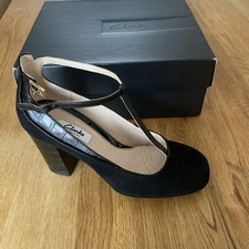 Clarks Gabriel Size 5D Black