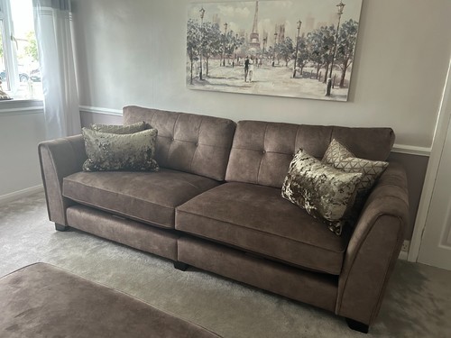 Immaculate lounge suite 4 - suite.,