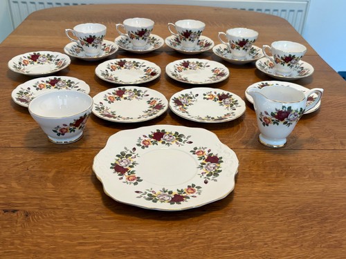 Royal sutherland bone china - royal, in