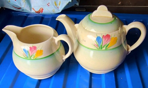 Clarice cliff newport pottery - newport,