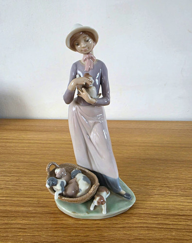 Lladró porcelain girl - girl, with