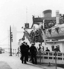 Pleasure steamer The Royal