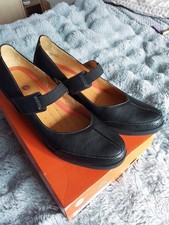 Clarks Black Structured Wedge Shoes Size 9D 27.5 Cms Foot Length In Original Box