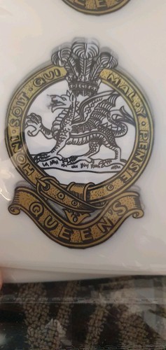 Queens regiment badge iron - badge, iron-on
