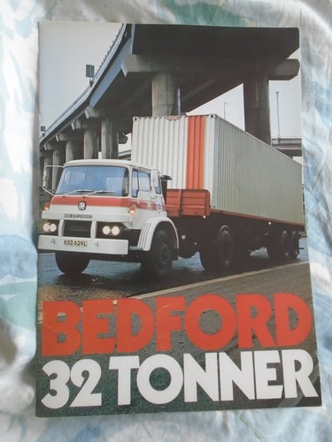 Bedford tonner truck - 32,