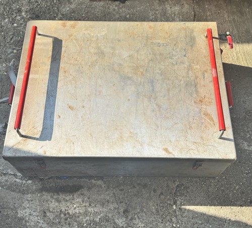 Oven cleaning dip tank - cleaning,