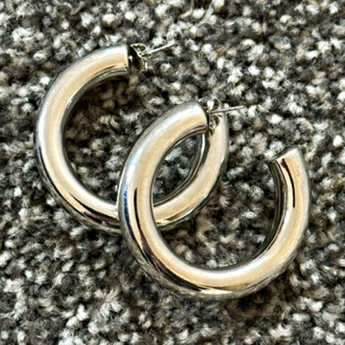 Silver tone hinged hoop - silver,