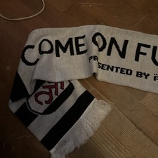 Win FULHAM FC FOOTBALL SCARF