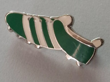 Celtic FC Style Green with White Stripes Football Boot Enamel Pin badge NEW