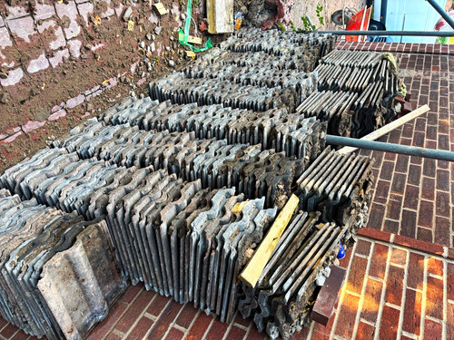 900 roof tiles 30p each - ,