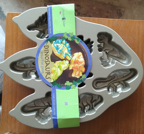 Nordic ware dinosaus - x,
