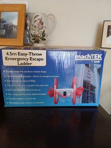 Fire escape ladder storey - fire,