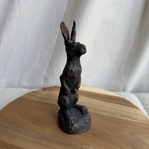 Hare sculpture cold - in,