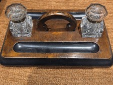 A Super Edwardian Walnut Inkstand/Dest Tidy - 2 Ink Bottles & 2 Pen Rests -