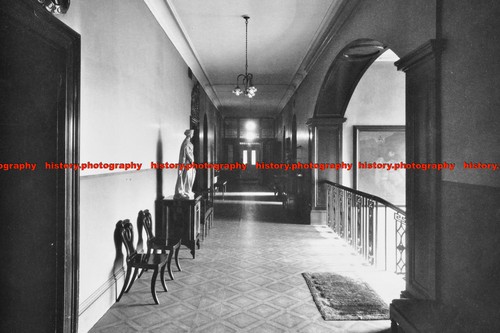 F001656 first floor corridor - floor,