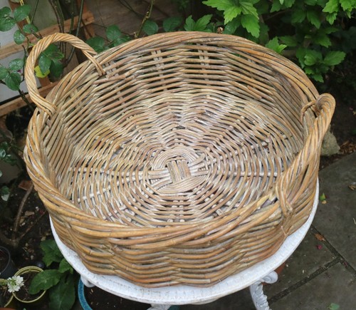 Large round woven wicker - large,