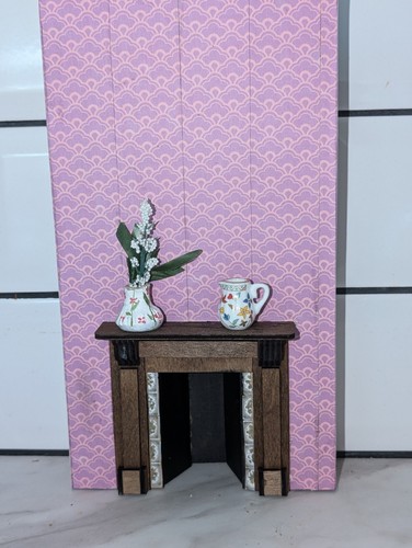 Scale dolls house - 1/12,